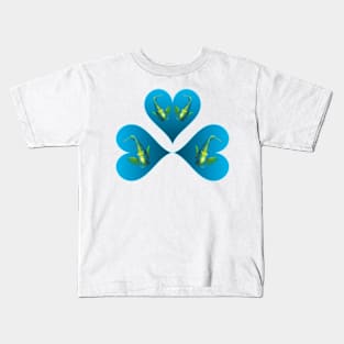 Angelfish | Three hearts in blue for a fish in motion | White background | Kids T-Shirt